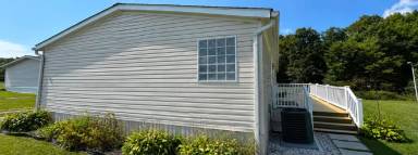Main picture of 17 Meadowview Dr