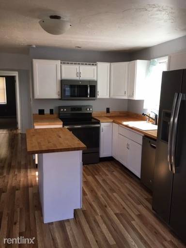 Main picture of 17578 Doric St