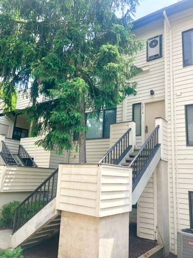 Main picture of 9878 Hellingly Pl