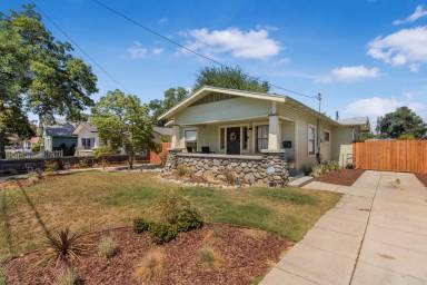Main picture of 573 E Kingsley Ave