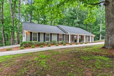 Main picture of 161 Pinecrest Ter
