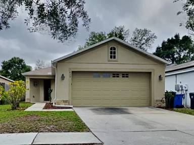 Main picture of 426 Maple Pointe Dr