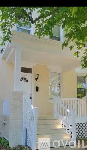 Main picture of 636 Lamont St NW