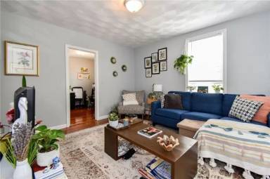 Main picture of 6 Trenton St