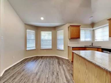 Main picture of 4824 Stetson Dr S