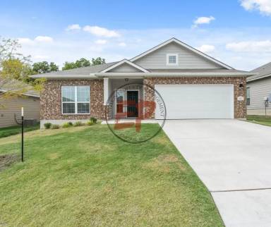 Main picture of 2217 Petersburg Ln