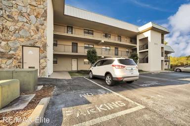 Main picture of 305 Tangle Run Blvd