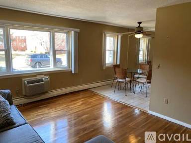 Main picture of 8 Regency Park Dr
