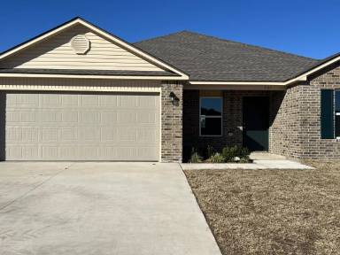 Main picture of 561 SE 3rd Ter