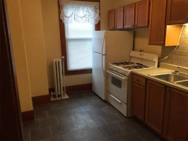 Main picture of 423 Henry St - 3