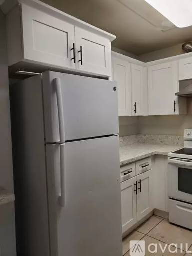 Main picture of 1400 W Edgehill Rd