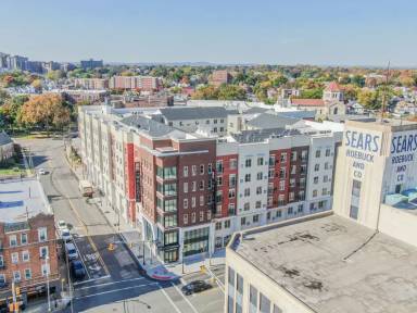 Main picture of 453 Main St