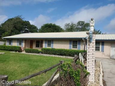 Main picture of 1904 Forest Hills Dr