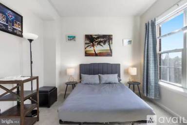 Main picture of 4739 Cherokee St