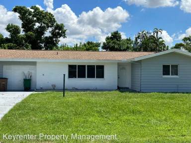 Main picture of 4915 Vincennes St