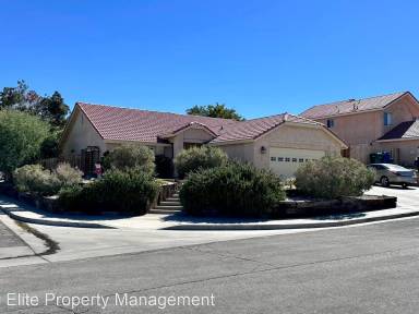 Main picture of 2124 S El Hogar