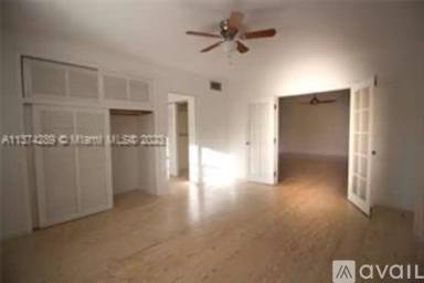 Main picture of 125 Edgewater Dr