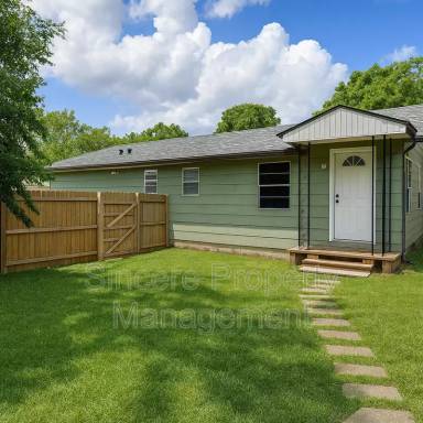 Main picture of 1220 NW 8th St