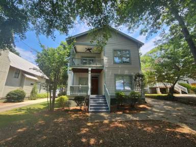 Main picture of 159 Arch St