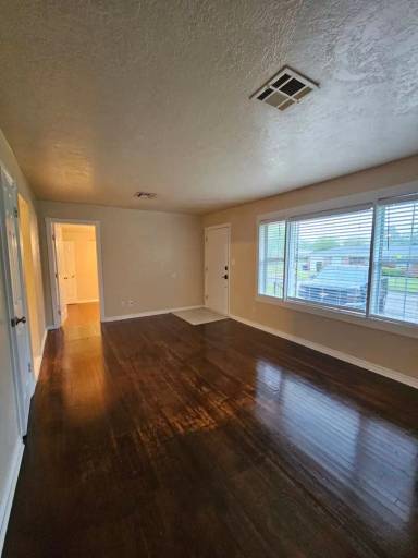 Main picture of 502 Fleetwood Dr