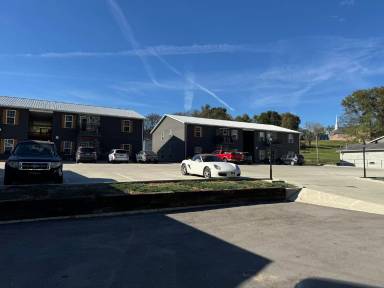 Main picture of 138 Main St S