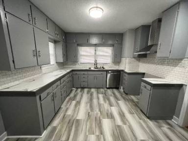 Main picture of 5047 SE California Ave