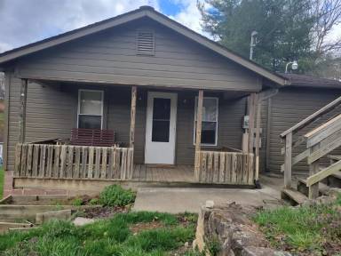 Main picture of 147 Celestial St
