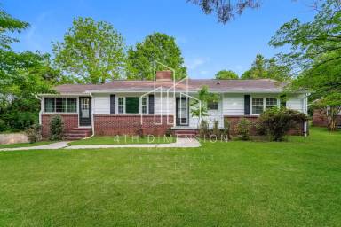 Main picture of 2924 S Stratford Rd