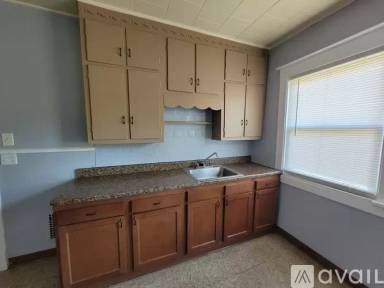Main picture of 230 Pullman Ave
