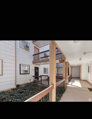 Main picture of 5630 Meadow Ln