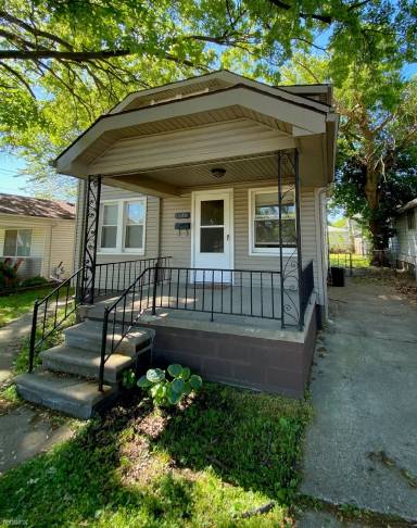 Main picture of 1028 E Harry Ave