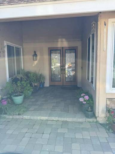 Main picture of 2707 Banyan Way