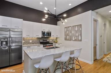 Main picture of 2105 W Concord Pl