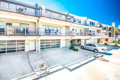 Main picture of 4 20th Ave S