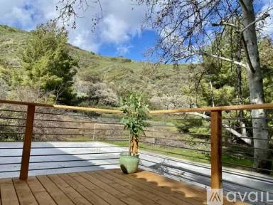 Main picture of 24969 Mulholland Hwy