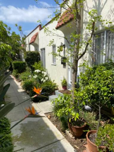 Main picture of 628 7/8 N Plymouth Blvd