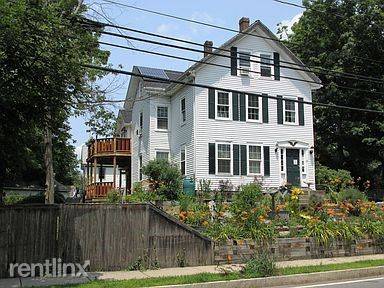 Main picture of 69 Pond St