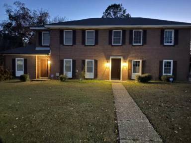 Main picture of 2144 Rexford Rd