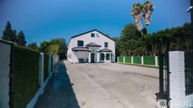 Main picture of 7945 Yolanda Ave