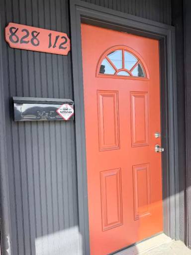 Main picture of 828 E. Main St - 828 1/2