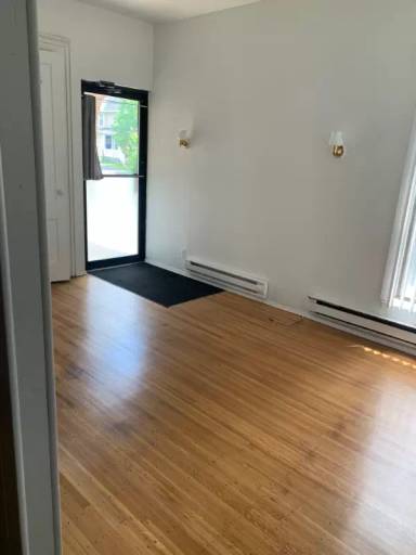 Main picture of 120 S Main St