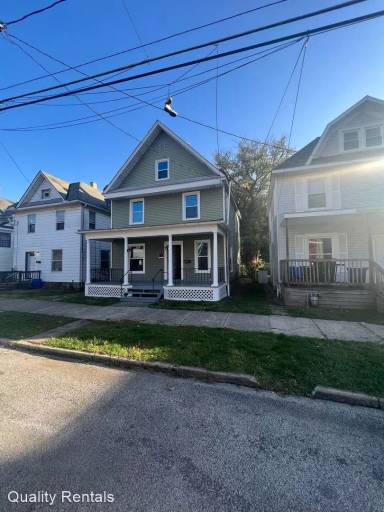 Main picture of 307 Poplar St
