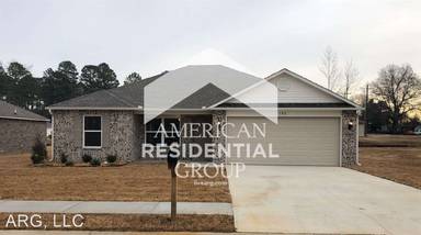 Main picture of 100 Westwood Dr
