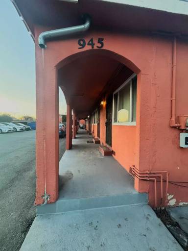 Main picture of 945 S 45th St