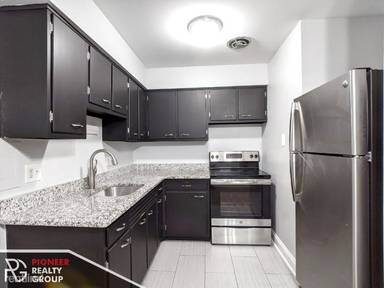Main picture of 6021 N Winthrop Ave