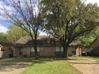 Main picture of 800 Cross Timbers Dr