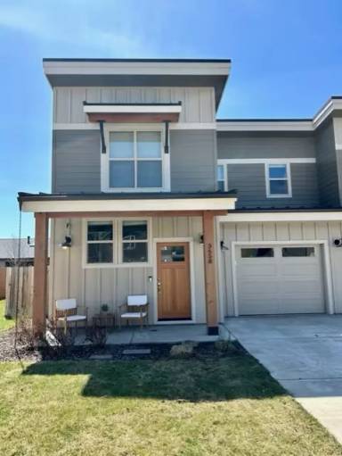 Main picture of 3658 SW Badger Ave