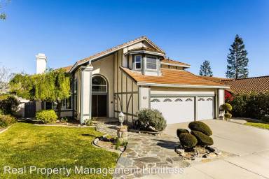 Main picture of 325 E Hillcrest Dr