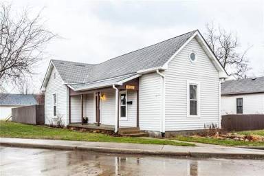 Main picture of 922 Elm St