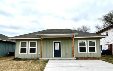 Main picture of 208 E Oklahoma Ave